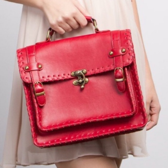 Shoe Dazzle Handbags - 🛍👜 Structured little red purse
